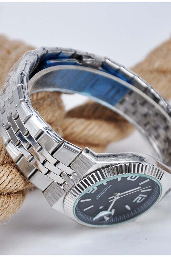 Çelik Gümüş Renk Takvimli Yetişkin Erkek Kol Saati Klasik Şık Sade Analog Saat Modeli