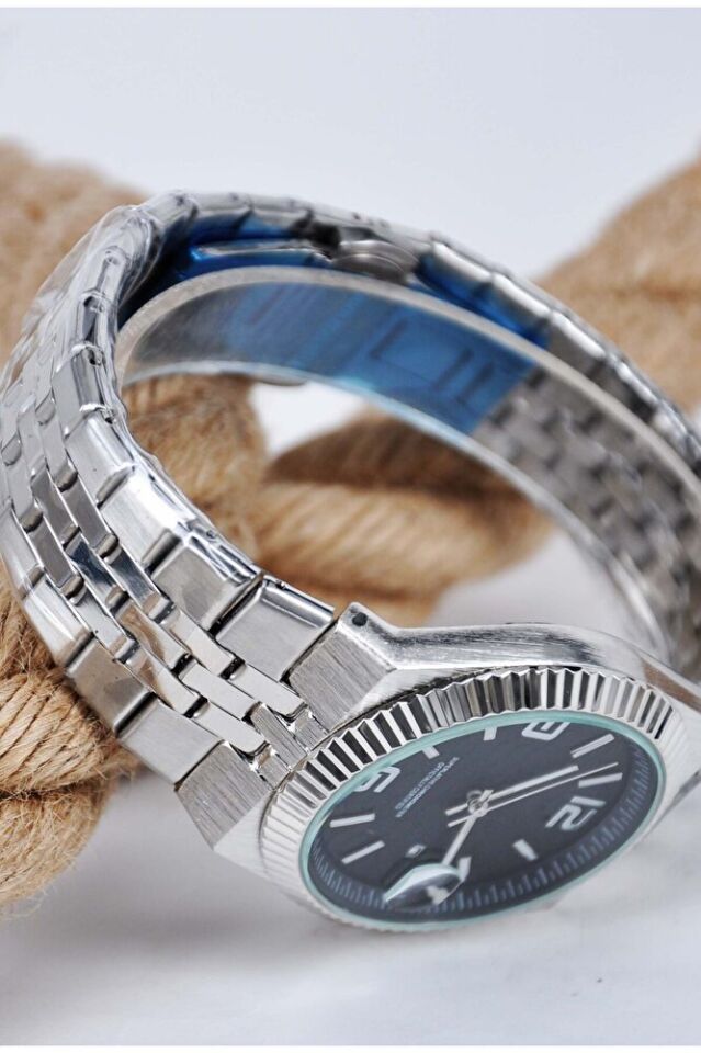 Çelik Gümüş Renk Takvimli Yetişkin Erkek Kol Saati Klasik Şık Sade Analog Saat Modeli