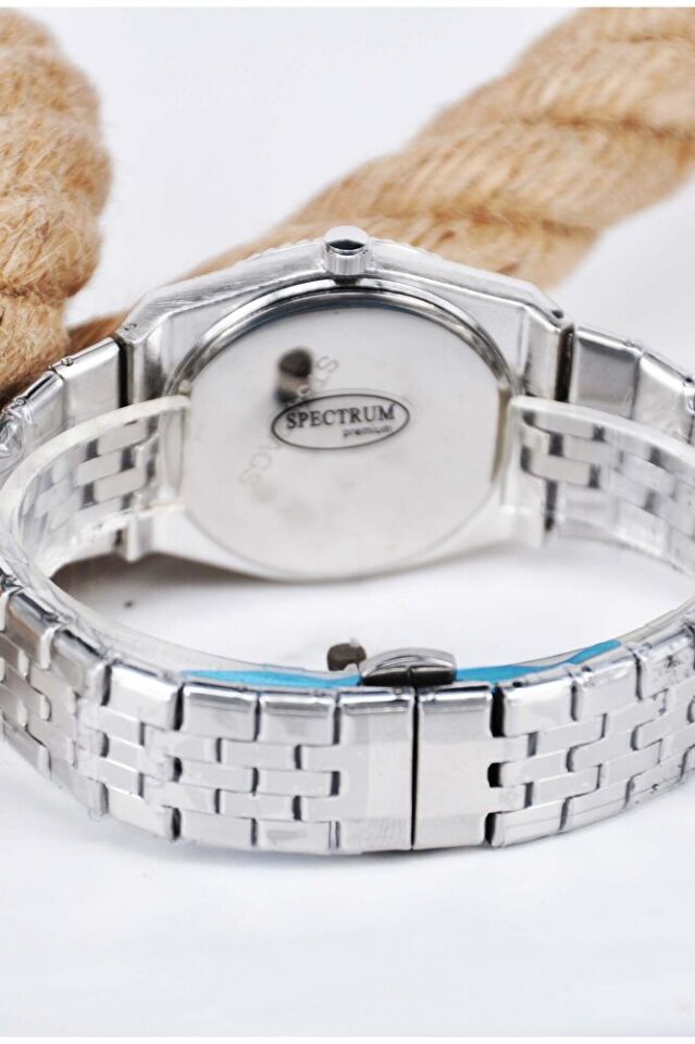 Çelik Gümüş Renk Takvimli Yetişkin Erkek Kol Saati Klasik Şık Sade Analog Saat Modeli