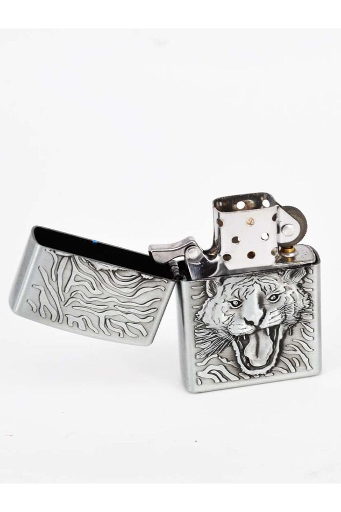 Gümüş Renk Aslan Figürlü Klasik Şık Benzinli Çakmak STA-C-031