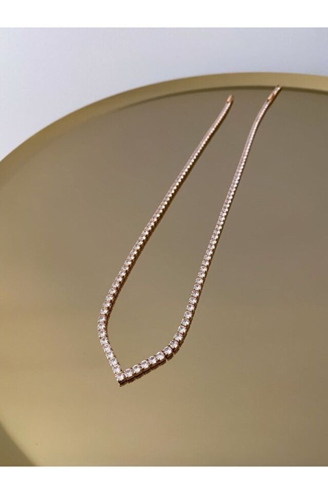 Altın Renk, Katmanlı V Tasarımıyla Dikkat Çeken, Yeni Sezon Vip Zirkon Taşlı Abiye Kolye Su Yolu