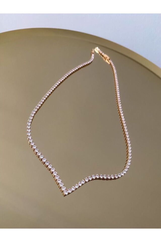 Altın Renk, Katmanlı V Tasarımıyla Dikkat Çeken, Yeni Sezon Vip Zirkon Taşlı Abiye Kolye Su Yolu