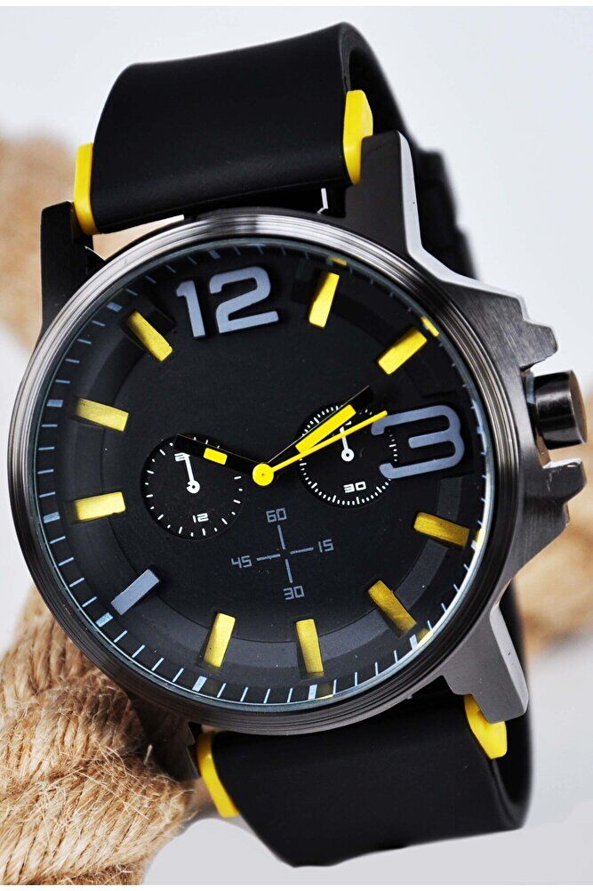 Siyah Renk Silikon Kordon Büyük Kasa Sarı Renk Detay Yetişkin Erkek Kol Saati STA-1163