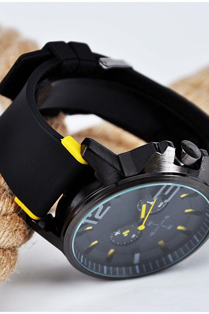 Siyah Renk Silikon Kordon Büyük Kasa Sarı Renk Detay Yetişkin Erkek Kol Saati STA-1163