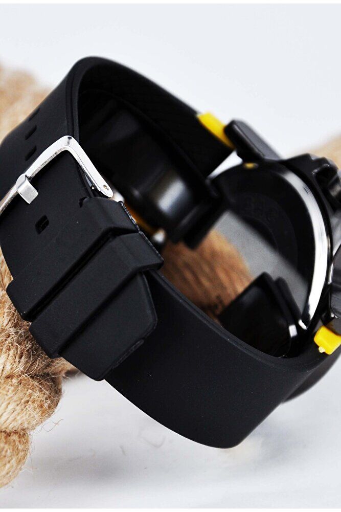 Siyah Renk Silikon Kordon Büyük Kasa Sarı Renk Detay Yetişkin Erkek Kol Saati STA-1163