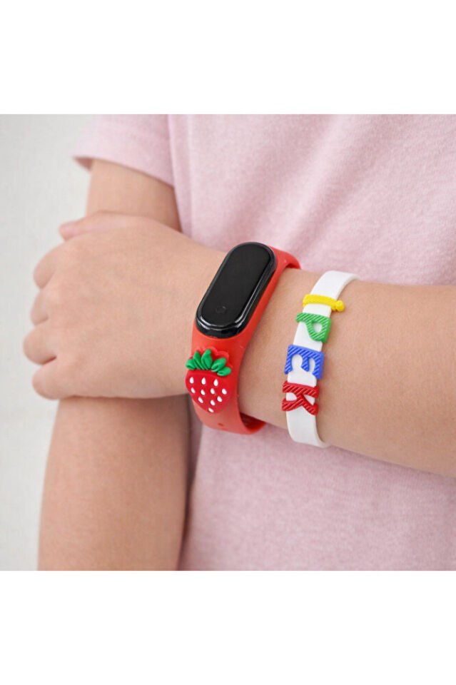 Çilek Figürlü İsimli Bileklikli Kırmızı Renk Led Dokunmatik 4-10 Yaş Çocuk Kol Saati