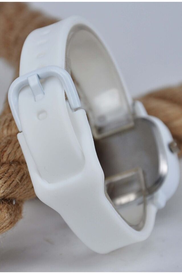 Beyaz Silikon Kordonlu Oval Kasa Şık Modern Analog Quartz Genç Kız Kadın Kol Saati