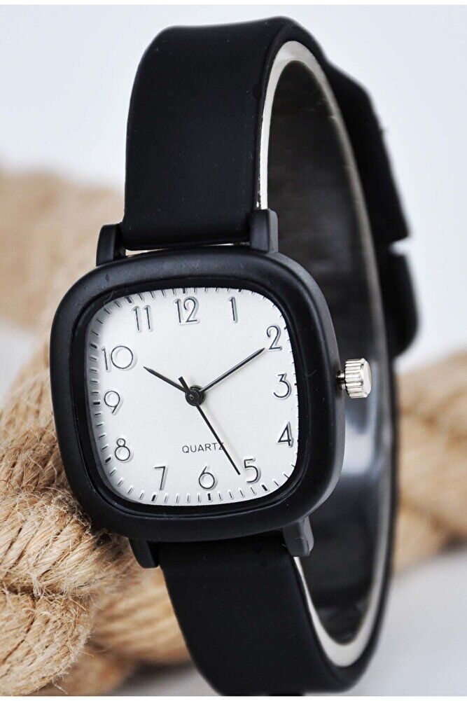 Siyah Renk Silikon Kordonlu Şık Şirin Tasarım Rakamlı Çocuk-Kadın Quartz Analog Kol Saati