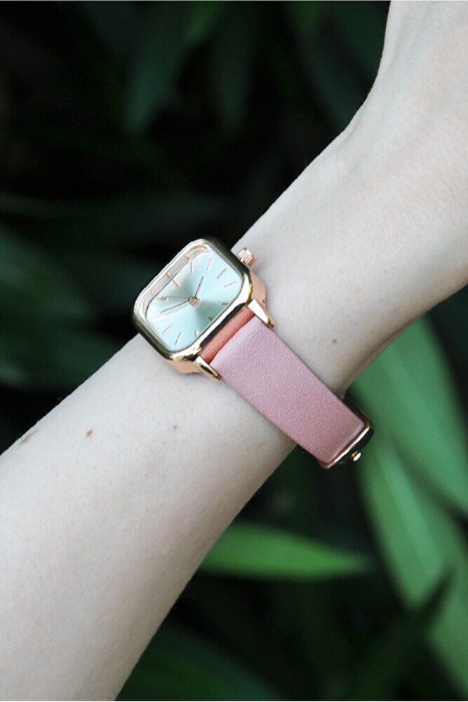 Yeni Yıl Hediyesi Altın Renk Kare Kasa Pembe Yumuşak Deri Kordonlu Şık Kadın Kol Saati Su-736