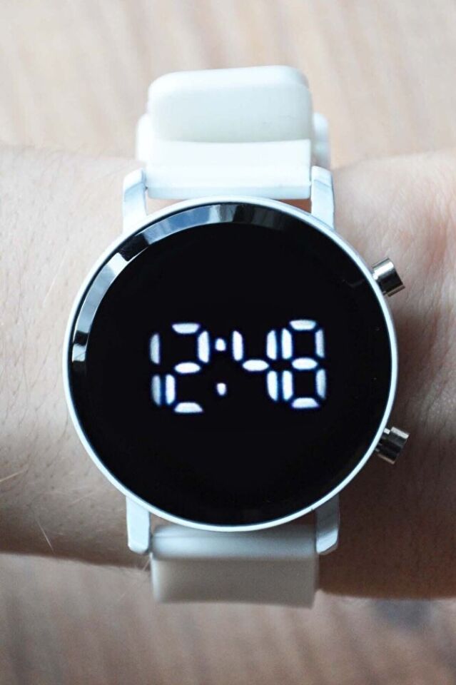 Beyaz LED Dijital Kadın Kol Saati Silikon Kordonlu Şık Minimal Spor Modern Saat