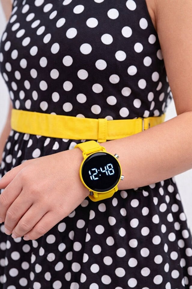 6-14 Yaş Sarı Renk Unisex Çocuk Kadın LED Dijital Kol Saati Sarı Silikon Kordonlu Şık Spor Saat